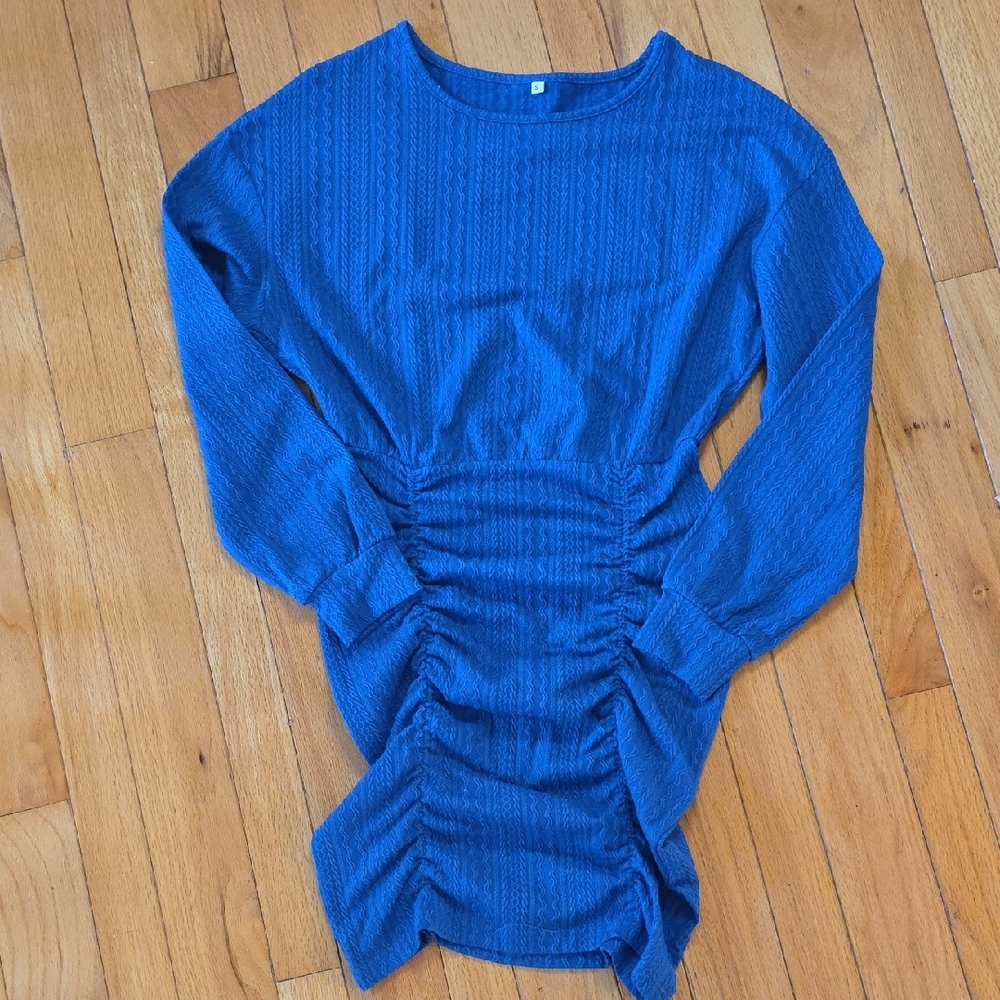 Elegant Blue Long Sleeve Dress